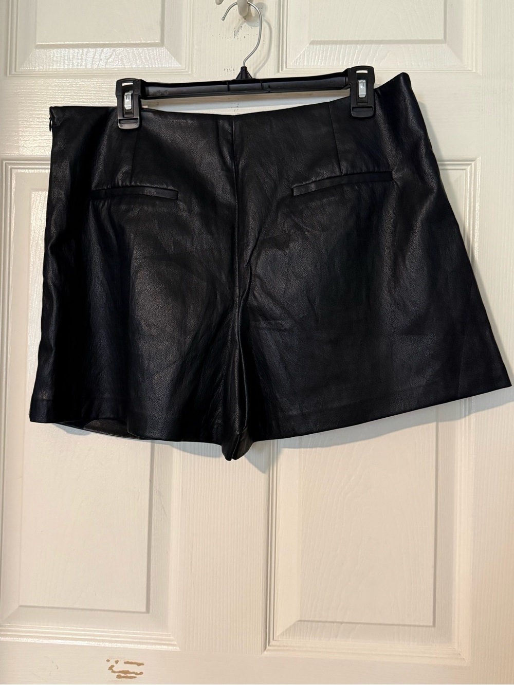NWT ZARA Black Faux Leather Mini Skirt/shorts with Front Pleat Detail size XL - Picture 3 of 5